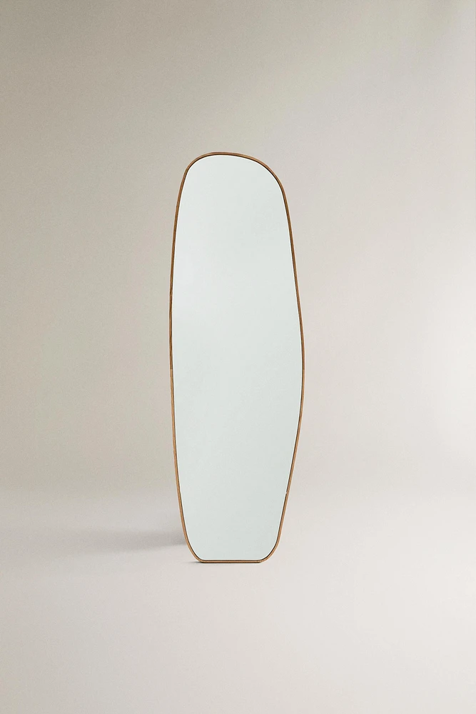 IRREGULAR-SHAPED MIRROR