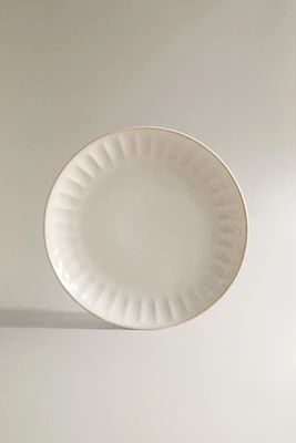 STONEWARE DINNER PLATE WITH RAISED DESIGN