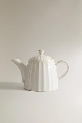 STONEWARE TEAPOT WITH RAISED DESIGN