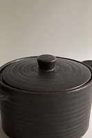 STONEWARE COOKING POT WITH LID AND RAISED DETAILS