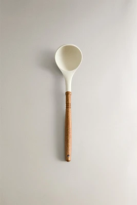 SILICONE AND WOODEN LADLE