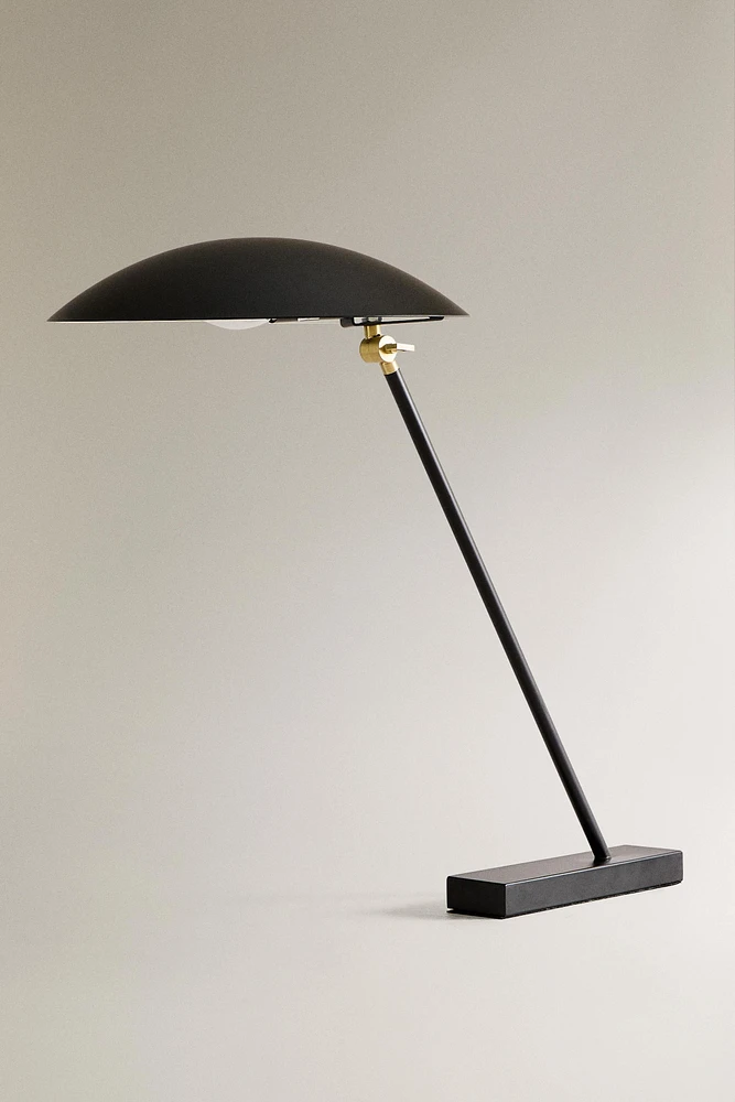 METAL TABLE LAMP