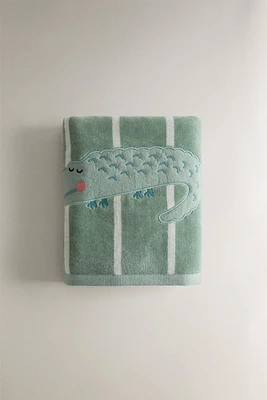 CHILDREN’S VELOUR CROCODILE BATH TOWEL