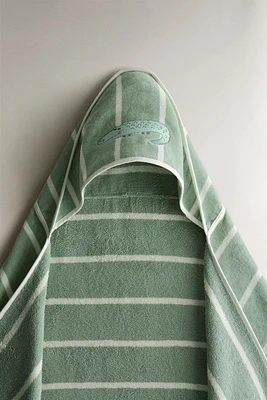 CHILDREN’S VELOUR CROCODILE HOODED TOWEL