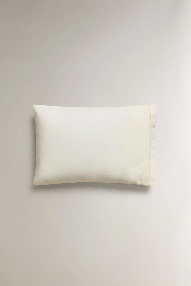 EMBROIDERED LINEN PILLOWCASE