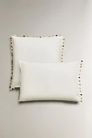 PILLOWCASE WITH TASSELS