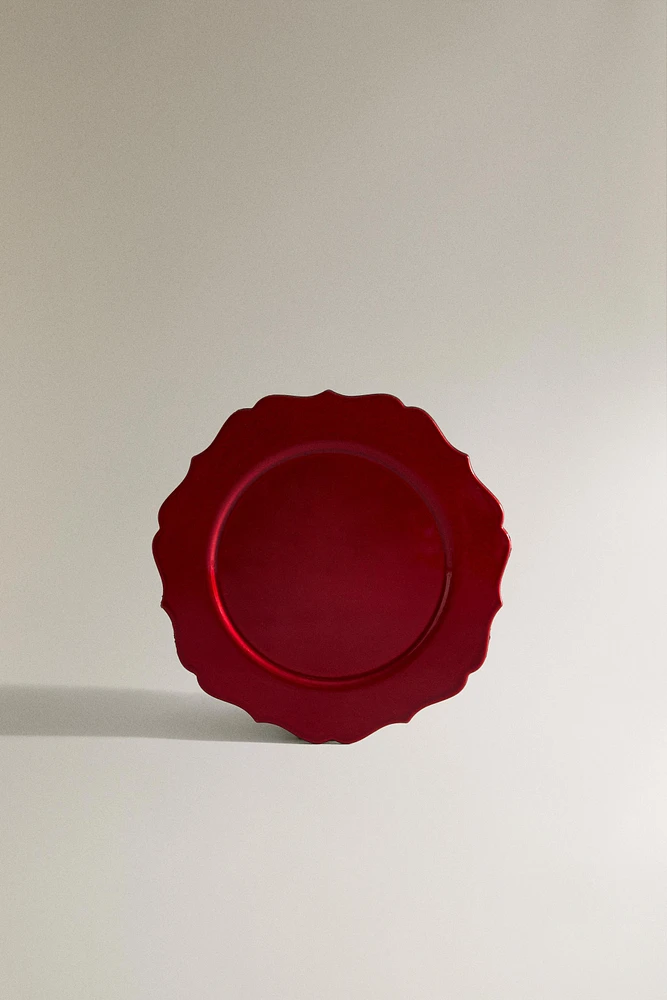 PLAIN CHRISTMAS SIDE PLATE WITH SCALLOPED EDGE