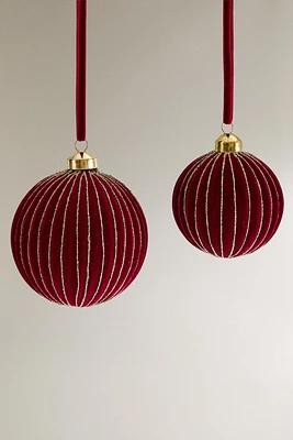 PAPER CHRISTMAS BALL TREE DECORATION WITH RAISED DETAIL