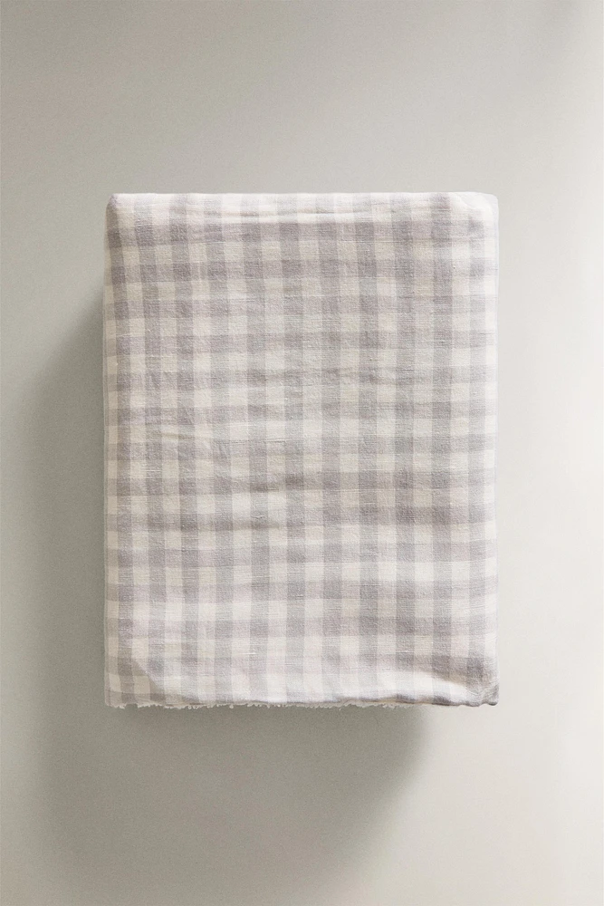 CHILDREN’S GINGHAM BATH TOWEL