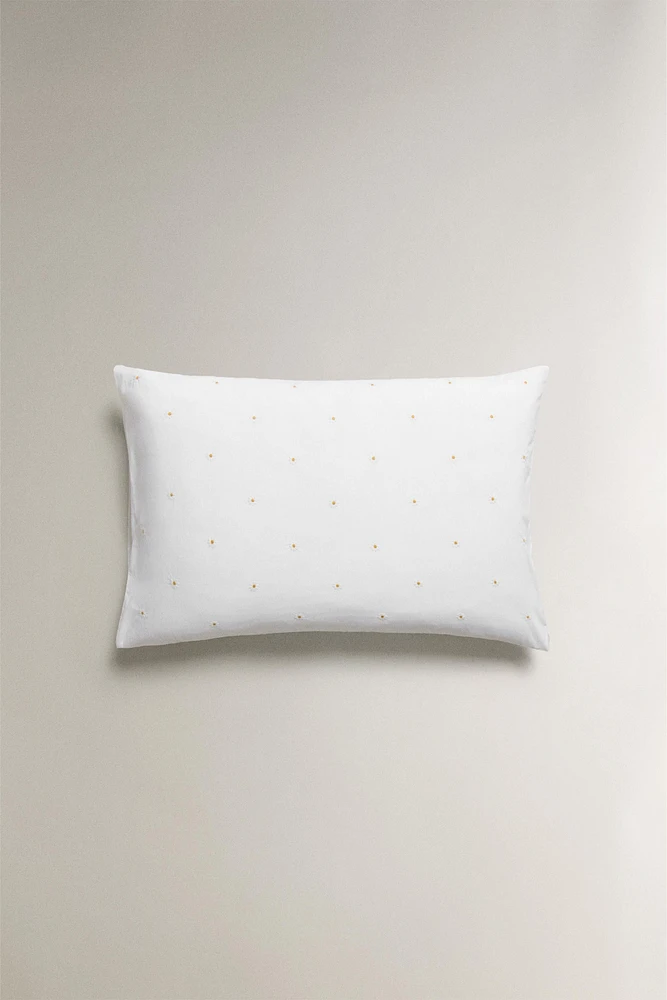 EMBROIDERED DAISIES PILLOWCASE