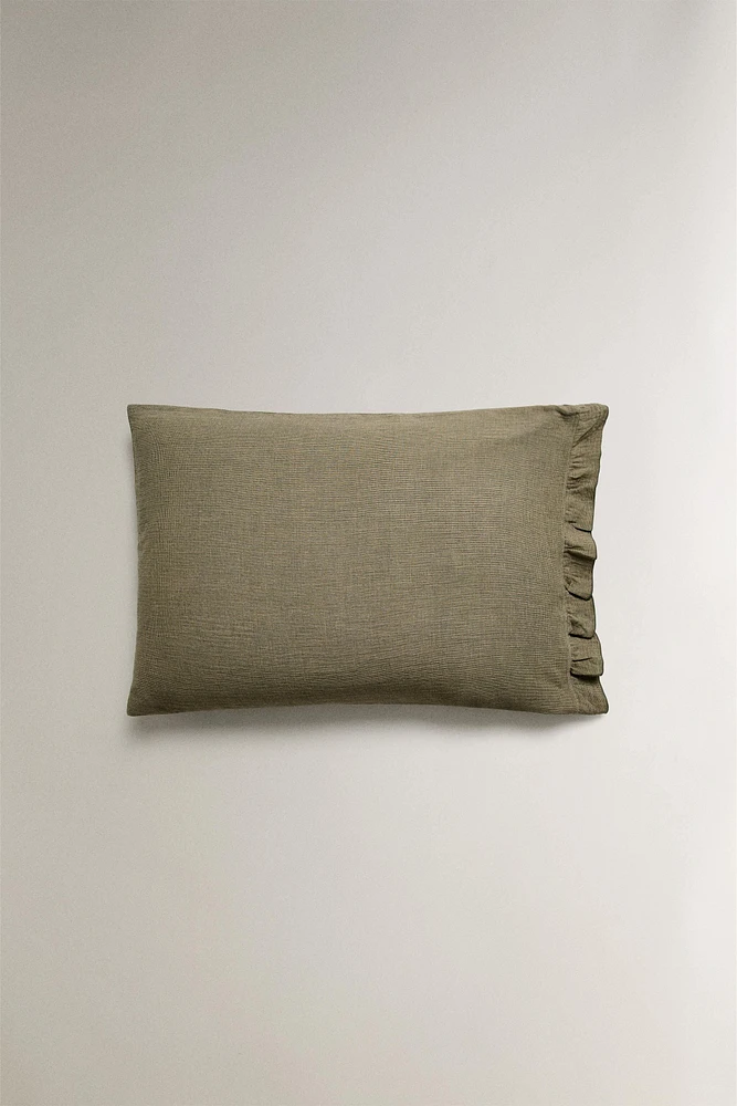 RUFFLED PILLOWCASE