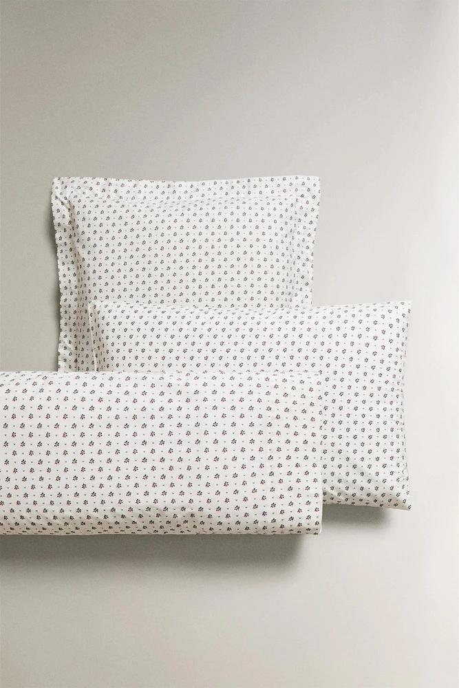 COTTON PILLOWCASE WITH CHRISTMAS HOLLY