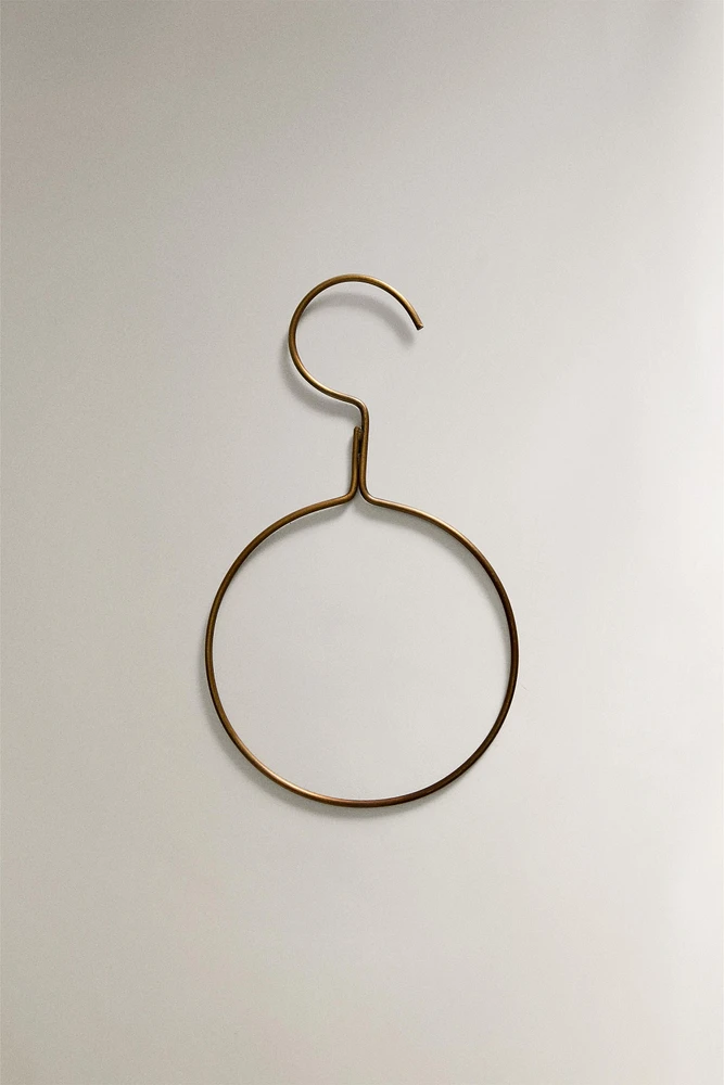 ROUND METAL HANGER