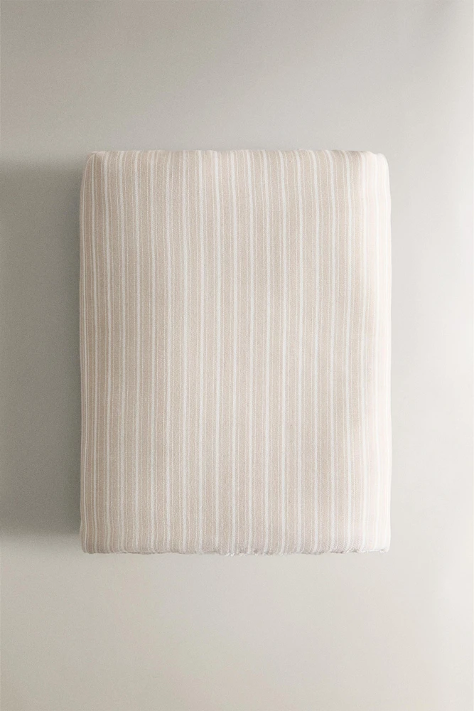 CHILDREN’S STRIPED MUSLIN BATH TOWEL