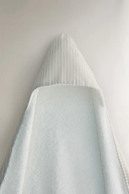 STRIPED HOODED BABY TOWEL