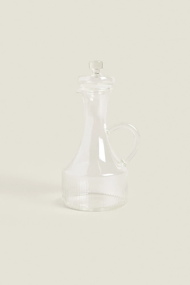 BOROSILICATE GLASS CRUET WITH RAISED DESIGN