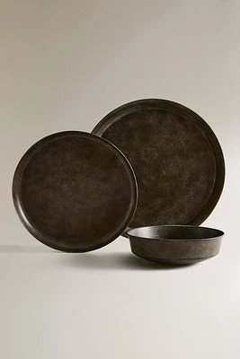 DECORATIVE ROUND METALLIC TRAY