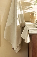 SCALLOPED COTTON BATH TOWEL