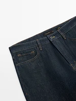 Straight-leg rinse wash jeans