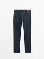 Straight-leg rinse wash jeans