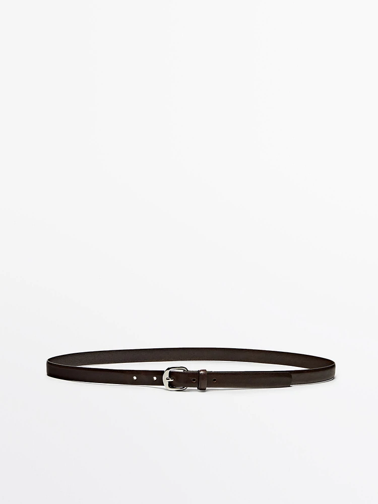 Leather belt with round buckle