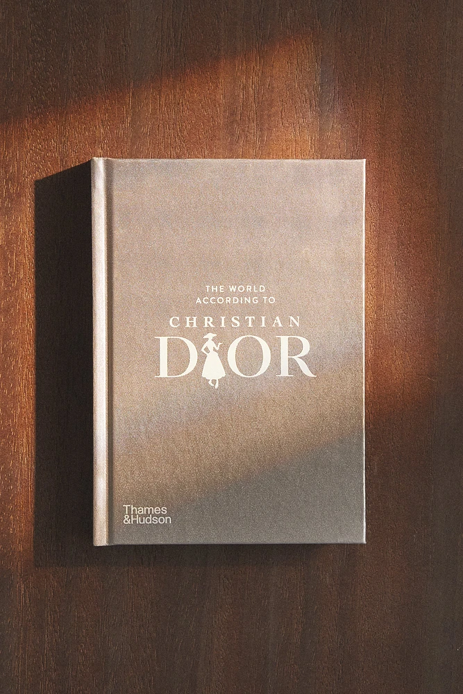 LIVRE THE WORLD ACCORDING TO CHRISTIAN DIOR