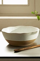 SALAD BOWL WITH RAISED DESIGN