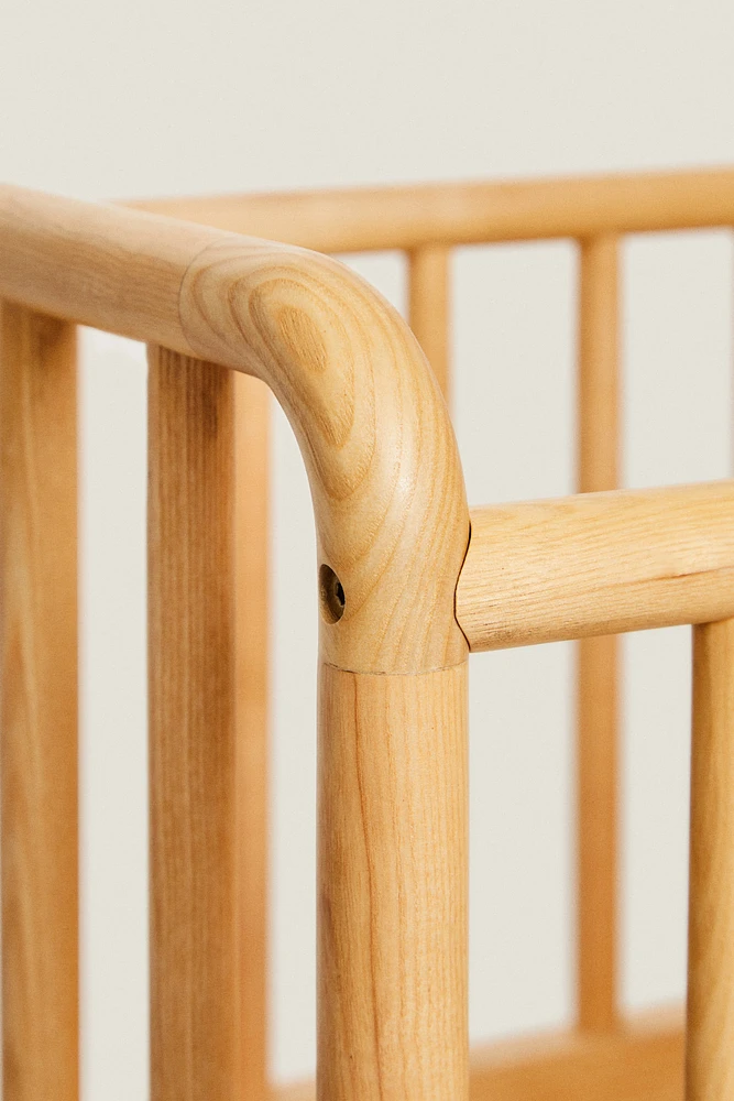 CHILDREN’S ASH WOOD MINI COT