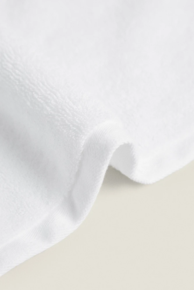 (700 GxM²) SERVIETTE DE BAIN COTON EXTRA DOUX