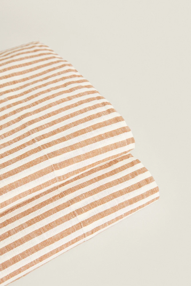 FLAT SHEET WITH THIN STRIPES