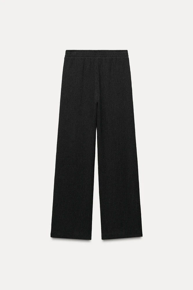 TEXTURED WIDE LEG PANTS