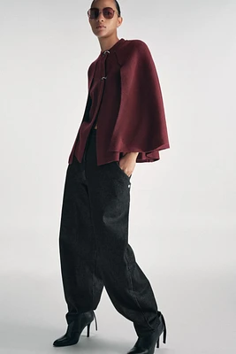 MANTEAU CAPE EN MAILLE