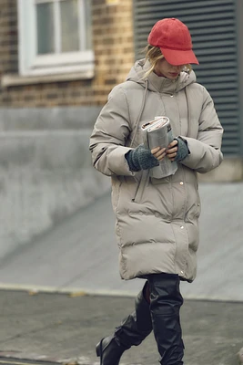 ANORAK MATELASSÉ À CAPUCHE COUPE-VENT