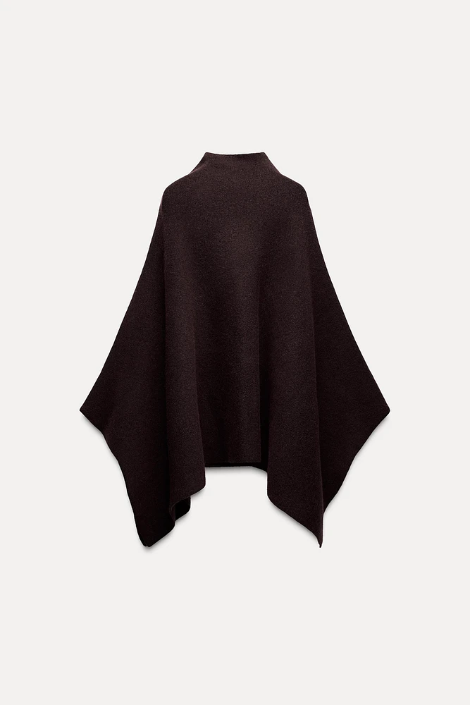 CAPE EN MAILLE ASYMÉTRIQUE