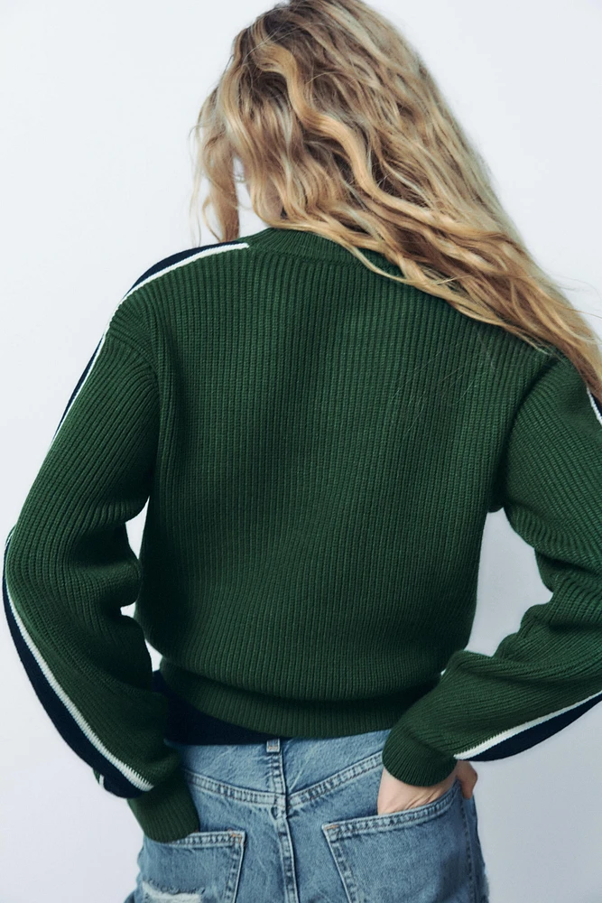 KNIT SWEATER WITH SIDE STRIPE