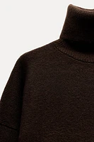 PLAIN HIGH COLLAR SWEATER