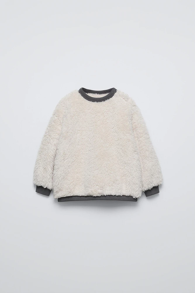 FAUX FUR SWEATSHIRT