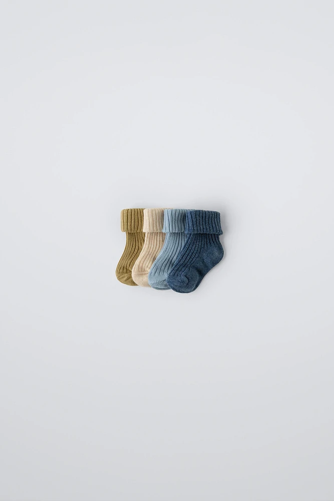 LOT DE QUATRE PAIRES CHAUSSETTES COULEURS