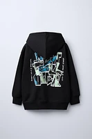 GRAFFITI PRINT HOODED SWEATSHIRT