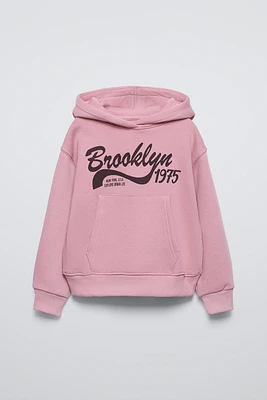 TEXT PRINT HOODED SWEATSHIRT