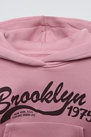 TEXT PRINT HOODED SWEATSHIRT