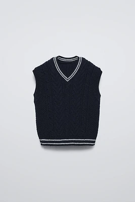 PIPED KNIT VEST