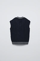 PIPED KNIT VEST