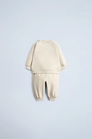 SWEATSHIRT AND JOGGER PANTS SET