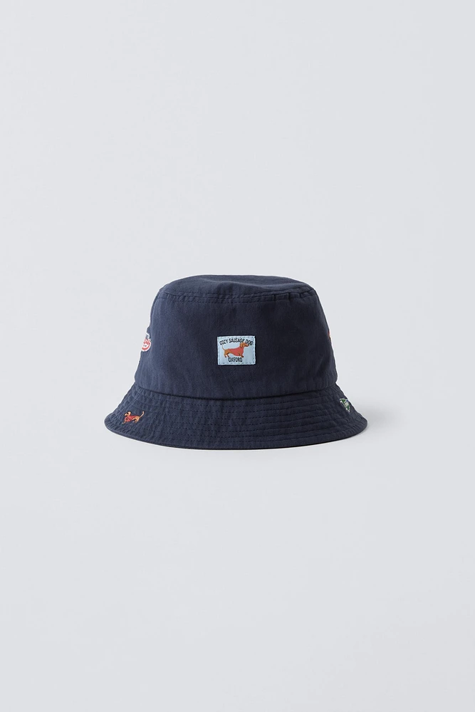 OXFORD PATCH BUCKET HAT