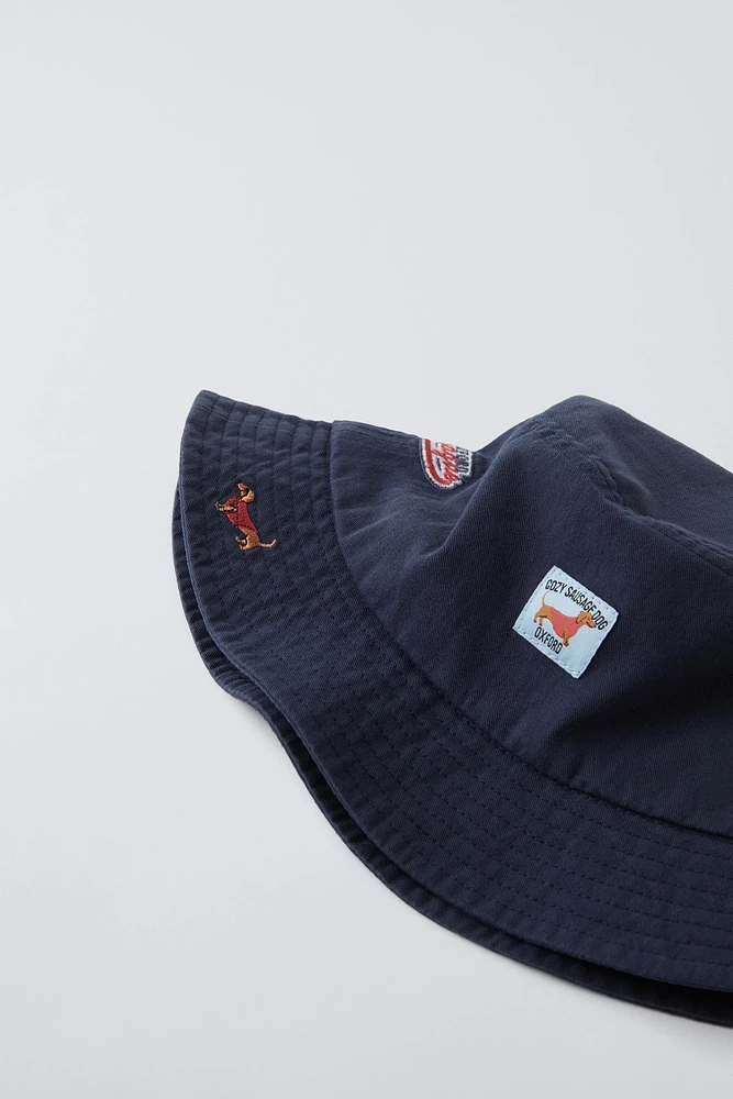 OXFORD PATCH BUCKET HAT