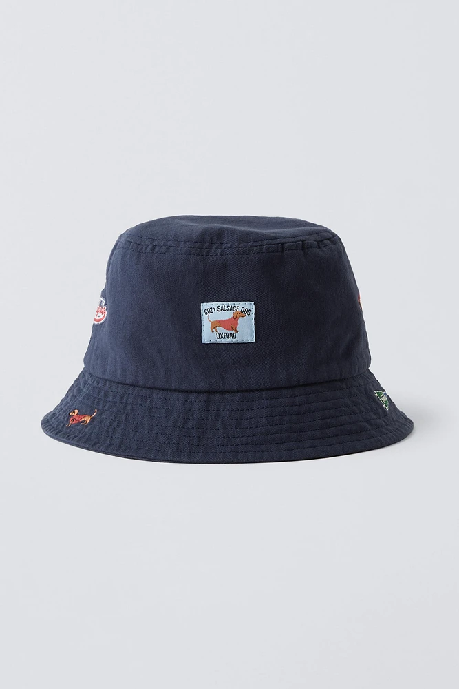 OXFORD PATCH BUCKET HAT