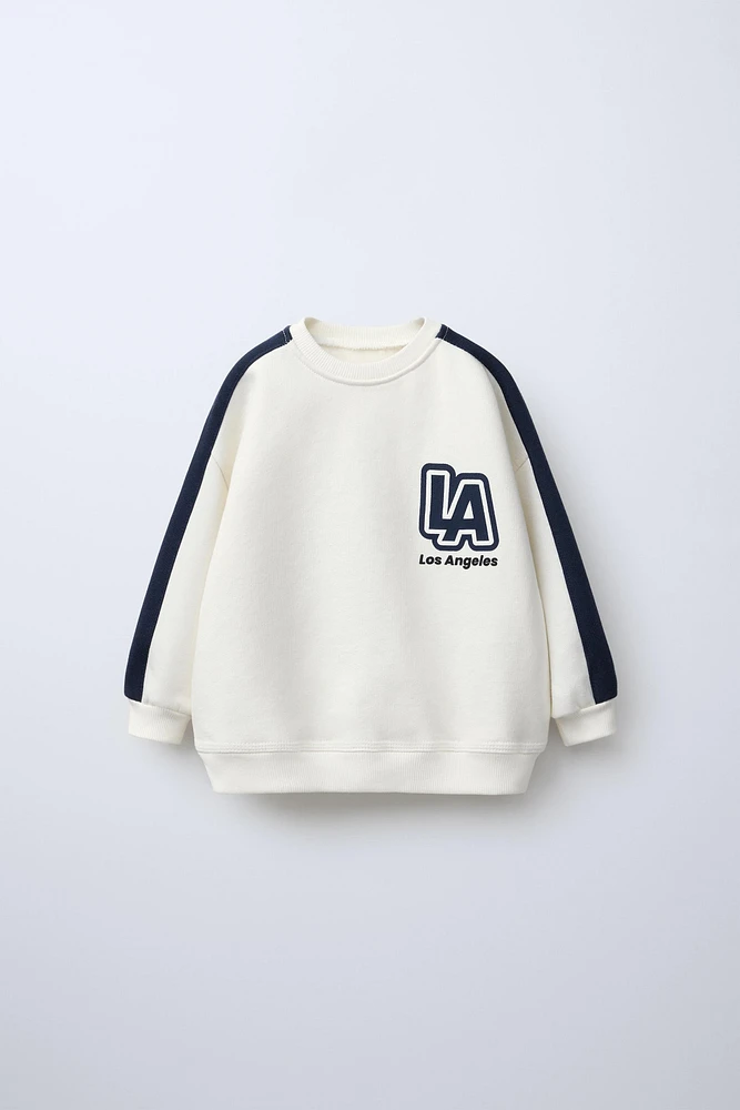 RAISED TEXT STRIPES SWEATSHIRT