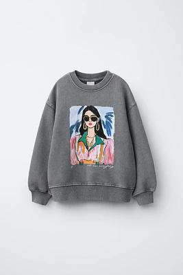 WASHED EFFECT DOLL PRINT SWEATSHIRT