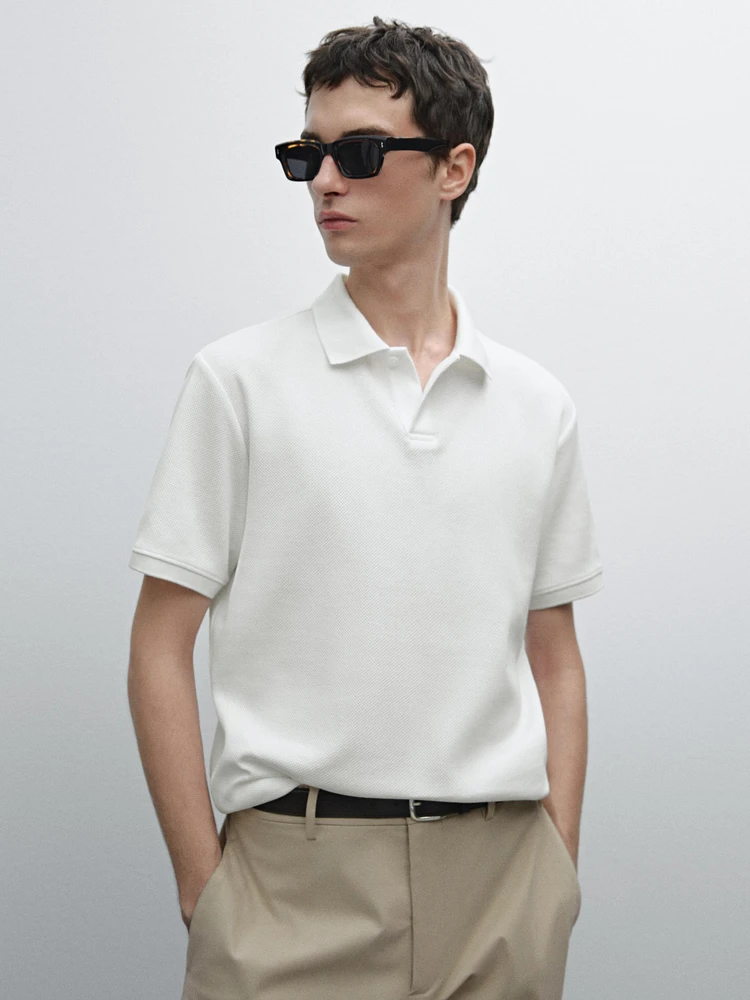 Short sleeve micro-textured polo shirt